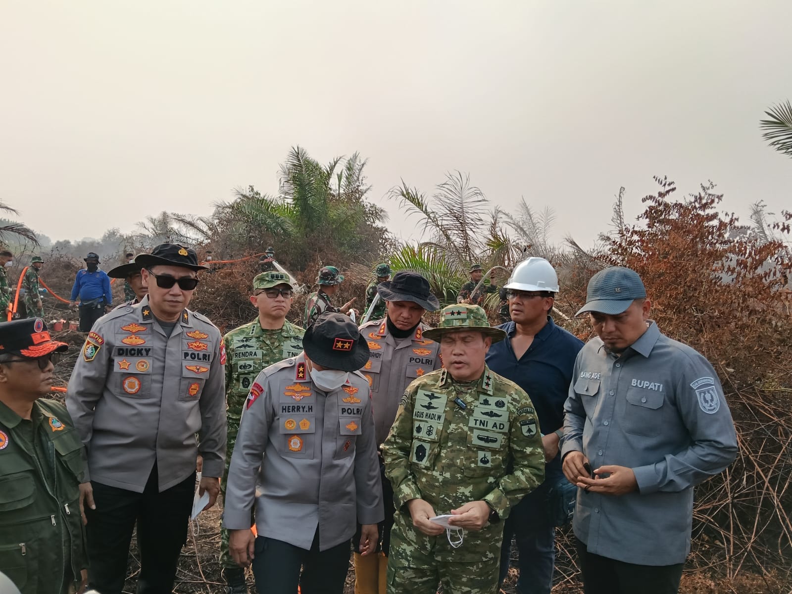 Tinjau Lokasi Karhutla di Inhu, Pangdam dan Kapolda Riau Tegaskan Efektivitas Pemadaman dan Strategi Restorasi