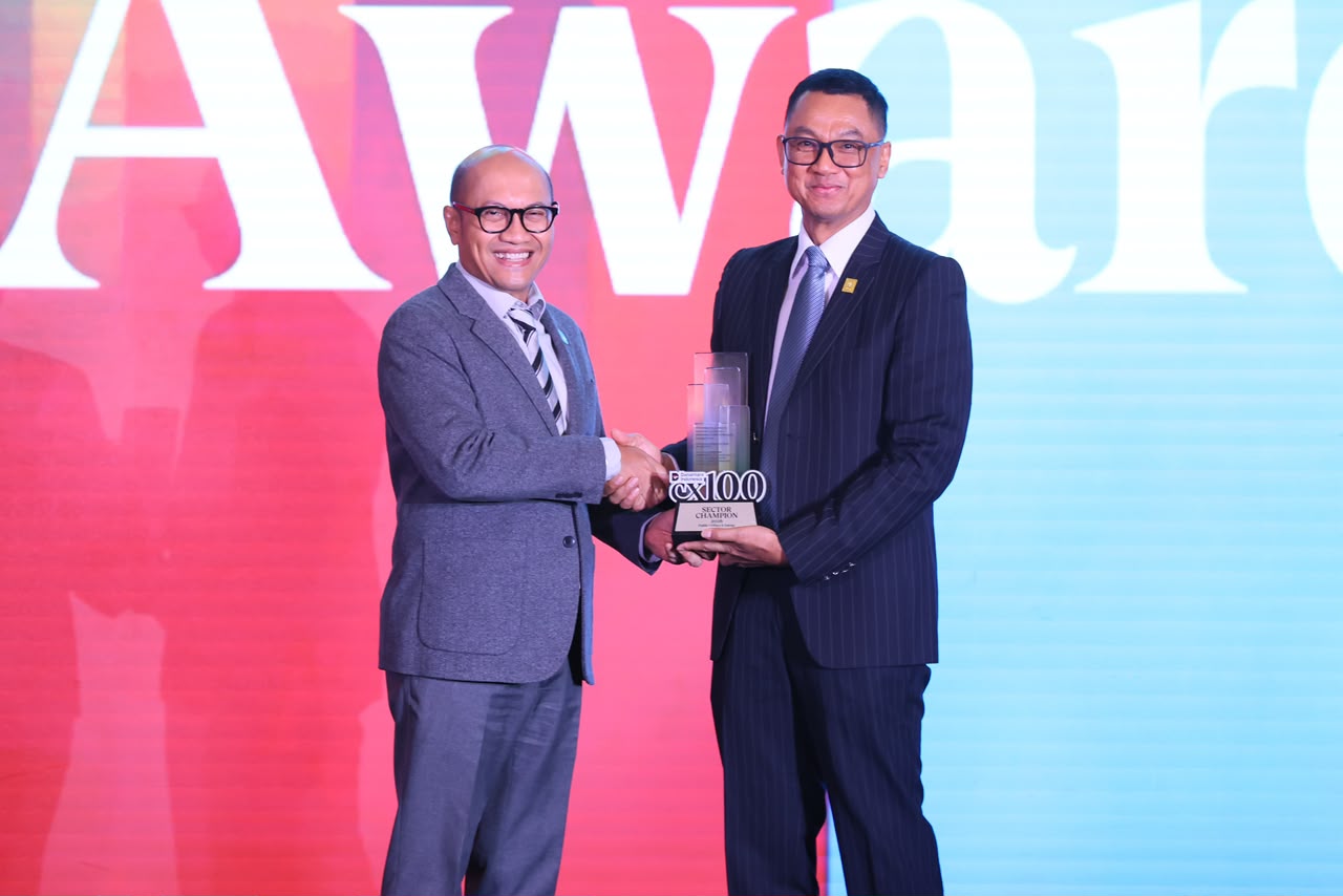 Transformasi Berorientasi Pelanggan, PLN Sabet Sector Champion dan Runner Up BUMN Layanan Terbaik di CX100 Award 2026