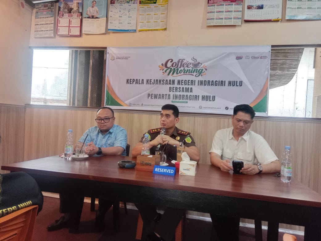 Baru Dua Bulan Menjabat, Kajari Inhu Perkuat Sinergi Lewat Ngopi Bareng Pewarta