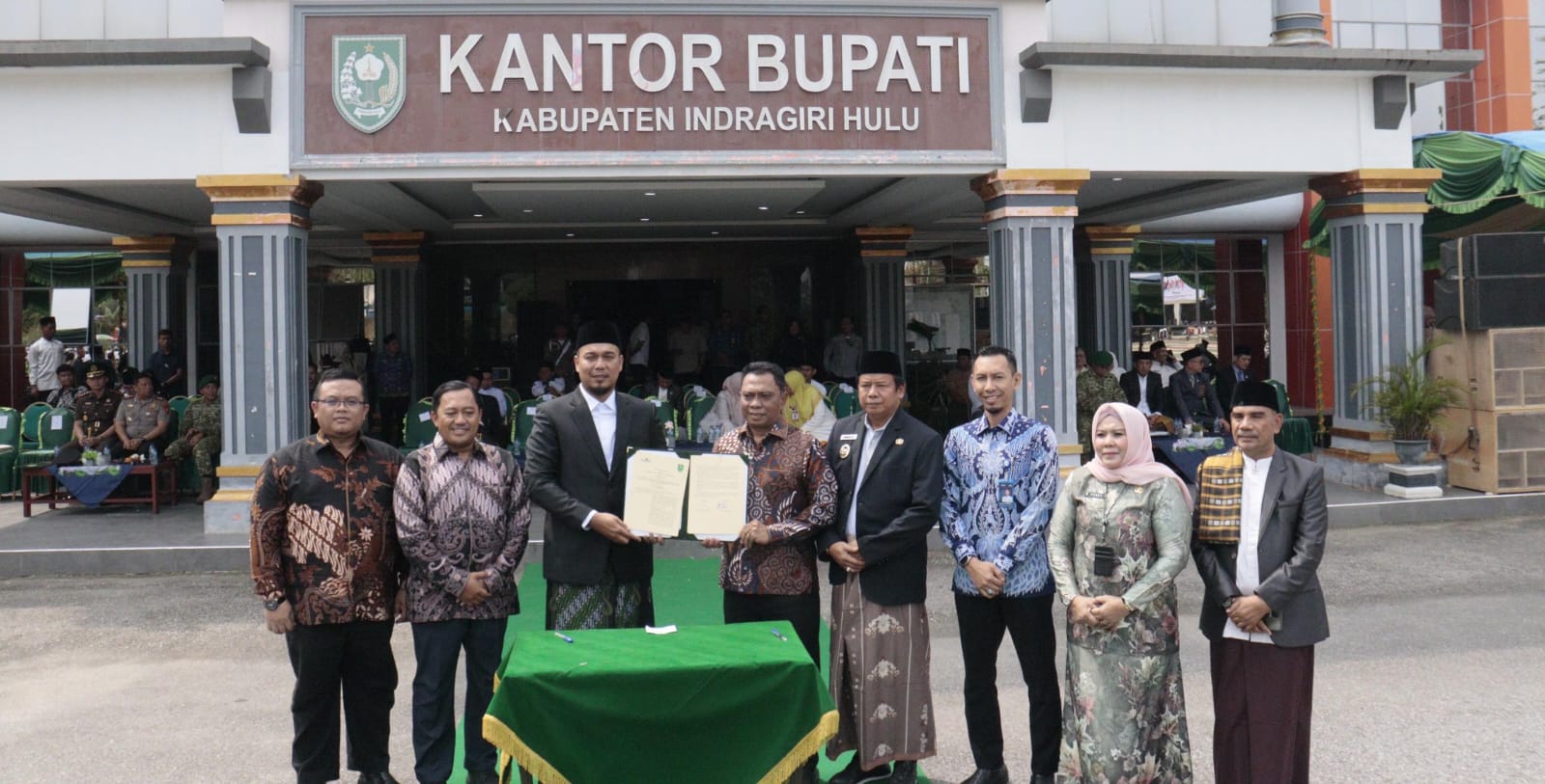 Kombinasikan Hari Santri dan Sumpah Pemuda, Pemkab Inhu Terima Ambulans Taspen hingga Deklarasi Darurat Narkoba